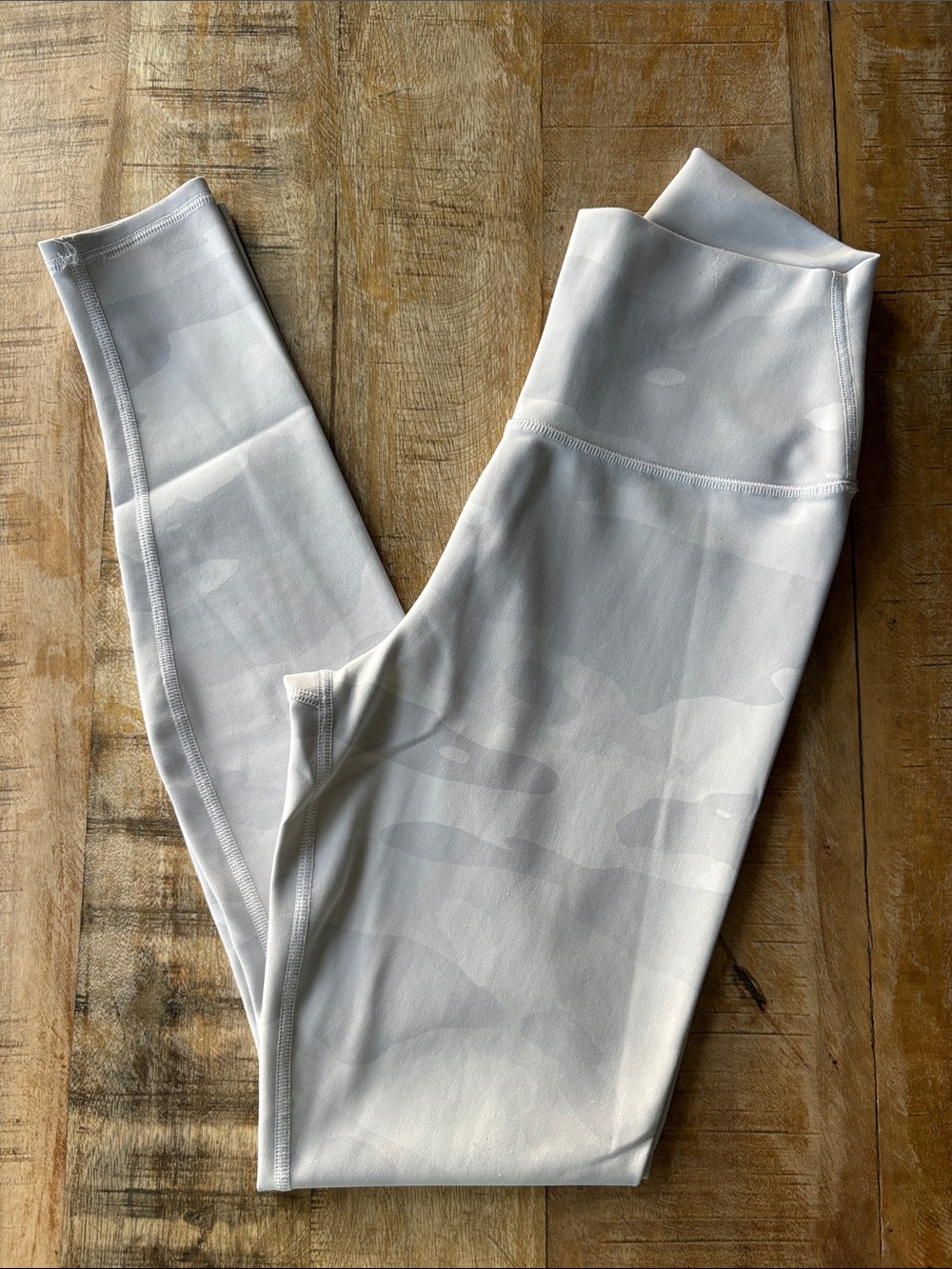 Alo Women’s Camo Leggings size XS